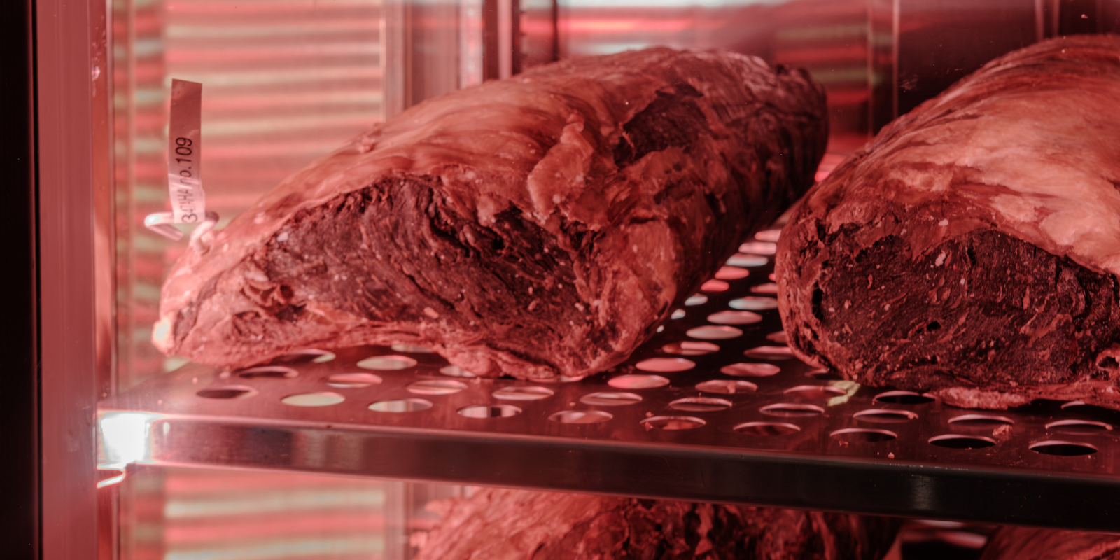 Boefish est un steakhouse haut de gamme Terre & Mer reconnu pour ses pièces de viande d’exception et ses poissons frais méditerranéens. Disposant d'une expérience raffinée inspirée des grands steakhouse, alliant technique, qualité et constance